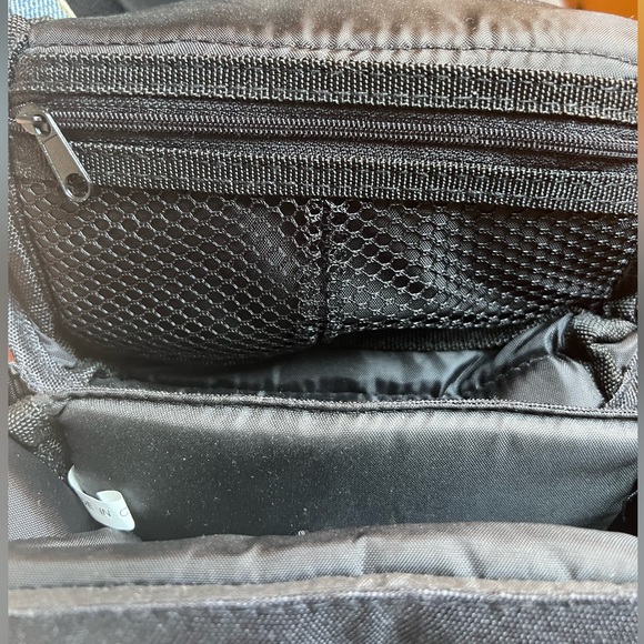 EUC unique gender neutral black triangular crossbody bag - Picture 9 of 15